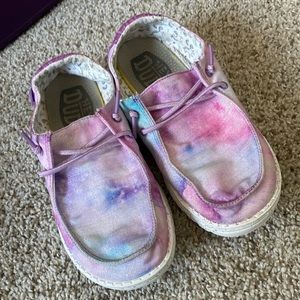 Girl’s Unicorn “Wendy” HEY DUDES sz 5